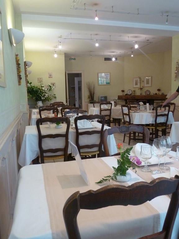 Hotel De France Objat 외부 사진