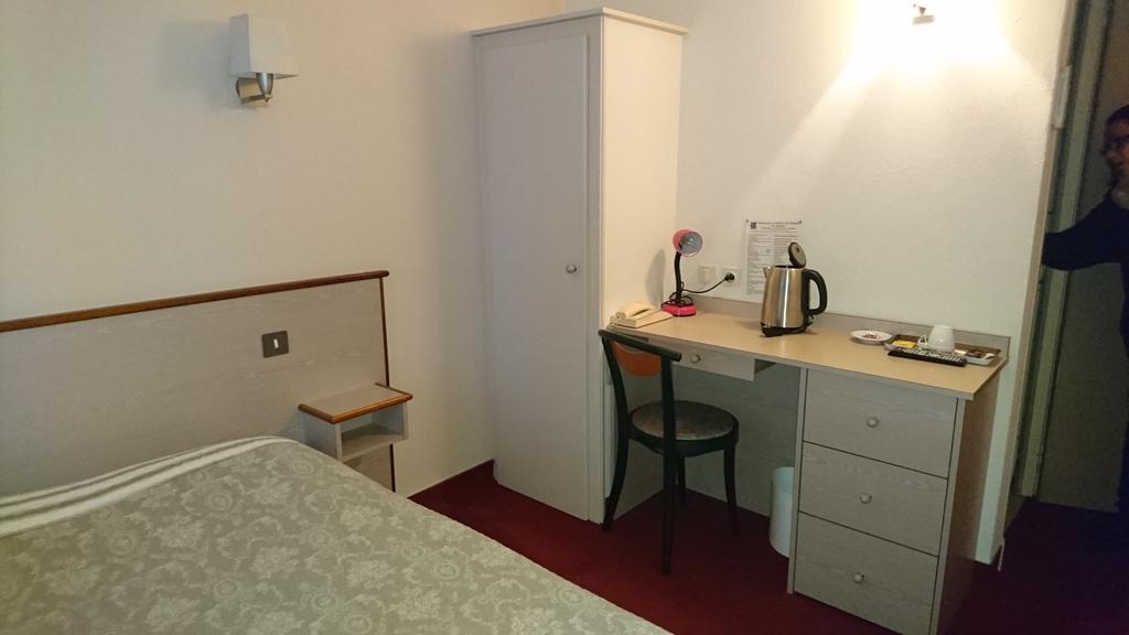 Hotel De France Objat 외부 사진