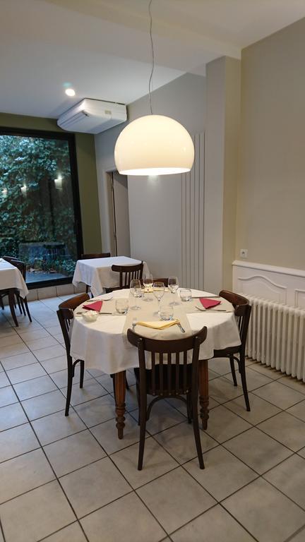 Hotel De France Objat 외부 사진